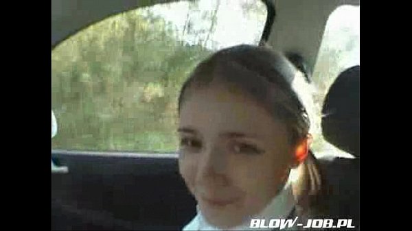 Русская девушка сосет хуй пикапера и занимается с ним сексом в купе